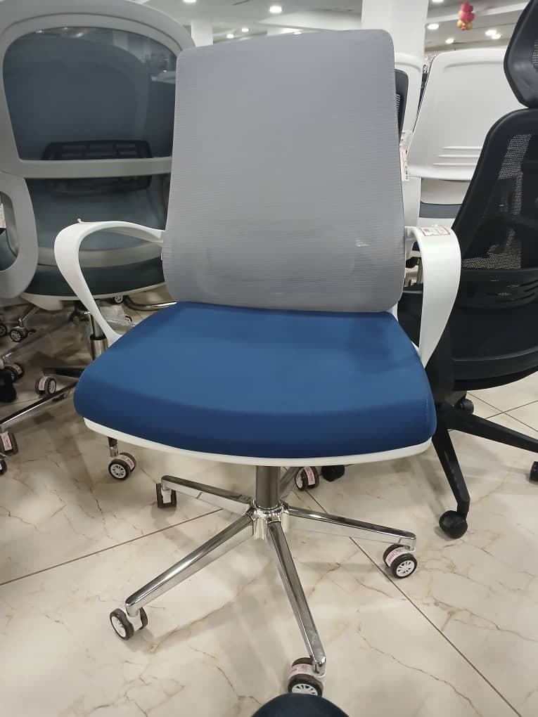 Fourniture d'équipements et mobilier de bureau - Image 4